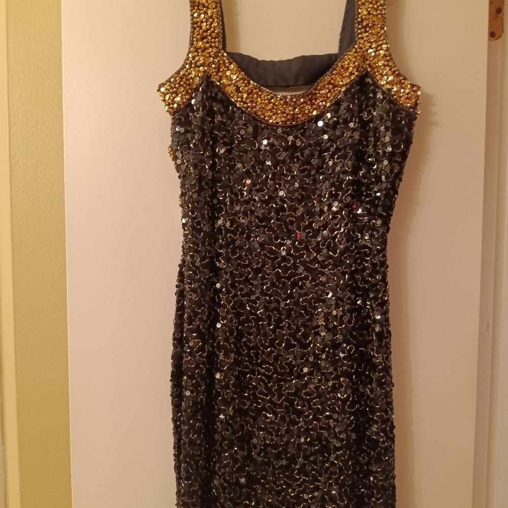 Beaded vintage dress size 6